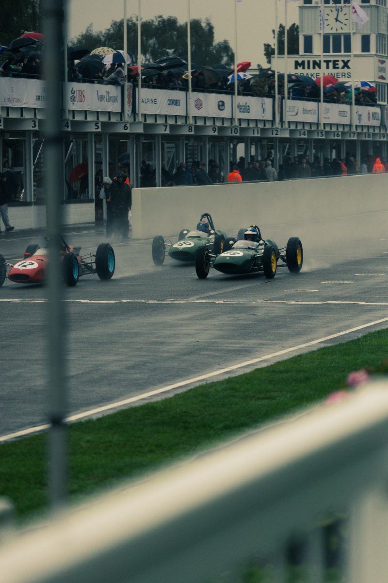Goodwood Racing for the Line