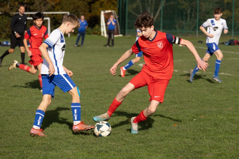 Grayshot Red Devils Football Dribble